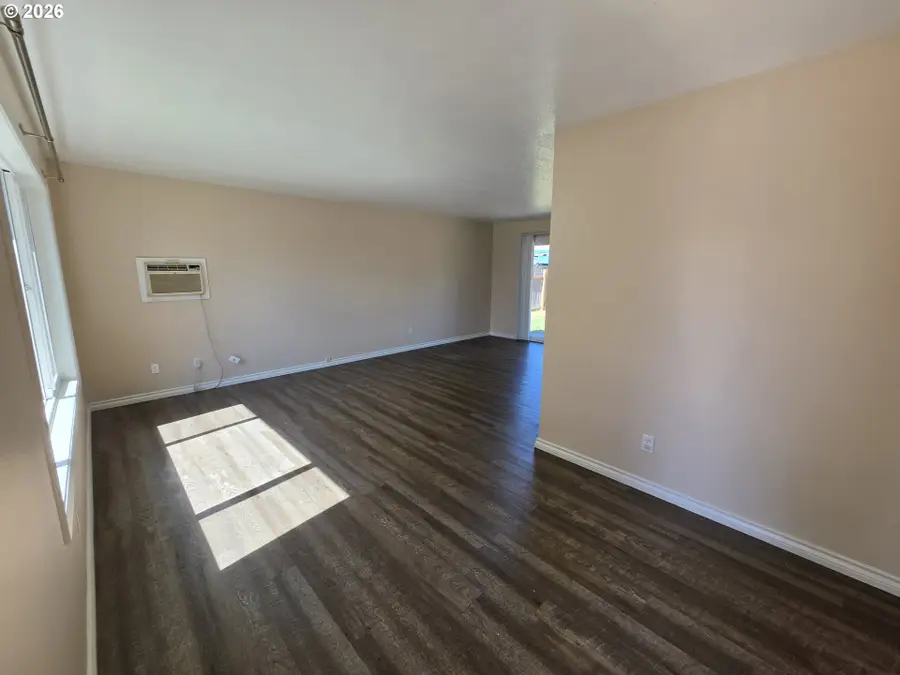 3382 Nebraska St, Longview, WA 98632 - #3