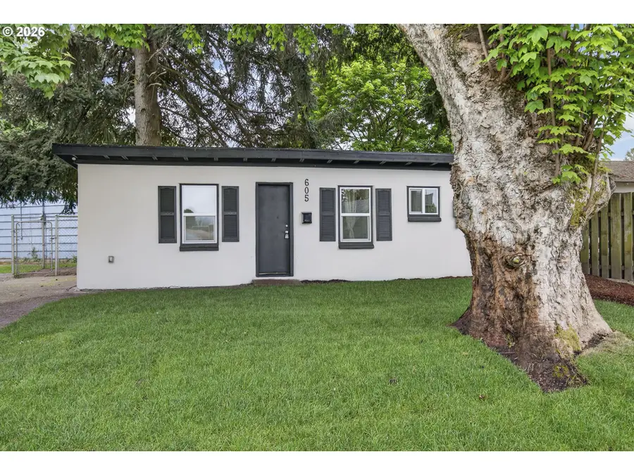 605 32nd Ave, Longview, WA 98632 - #3