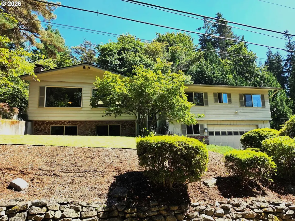 2337 W Hills Dr, Longview, WA 98632 - #1
