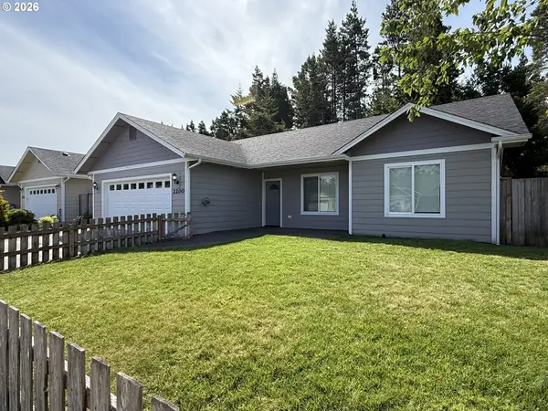 2200 52nd St, Florence, OR 97439