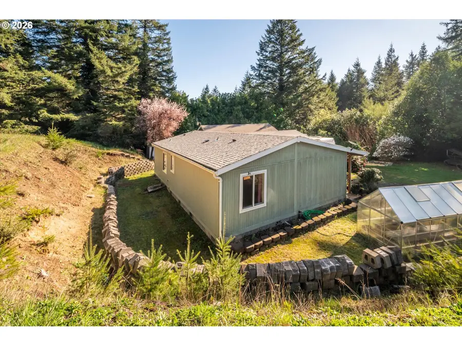 92260 Alder Hill Ln, Coos Bay, OR 97420 - #2