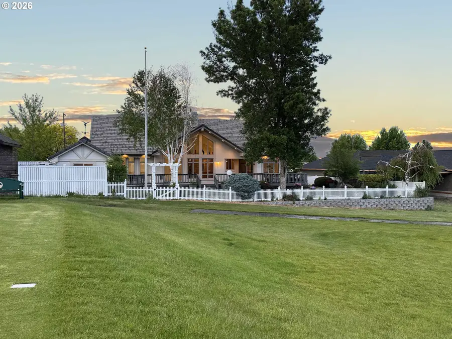 3465 Indiana Ave, Baker City, OR 97814 - #2