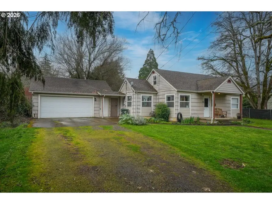 422 Elder St, Drain, OR 97435 - #2