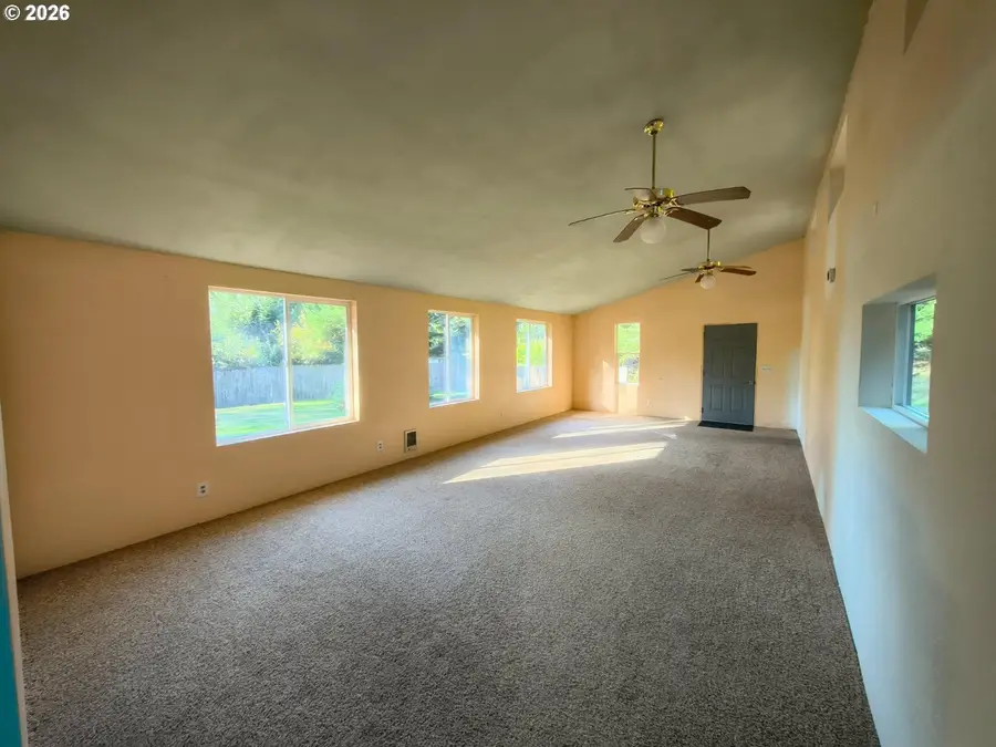 91136 Seaview Ln, Coos Bay, OR 97420 - Image #3