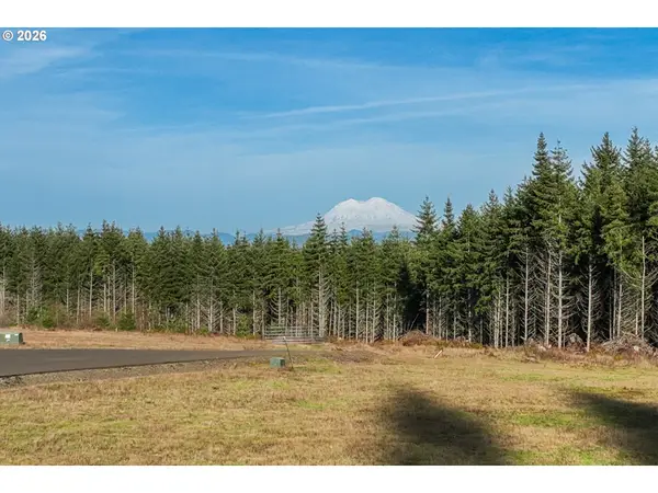 Silverwood Dr #E2, CastleRock, WA 98611