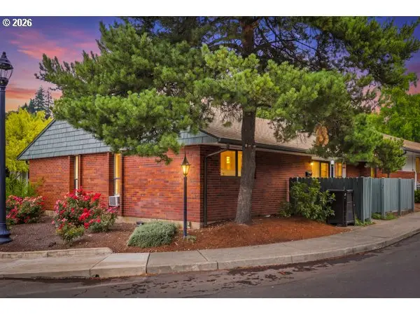 15100 SW Crown Dr #1, Portland, OR 97224