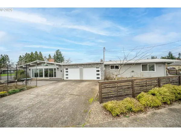 1233 1st St, Springfield, OR 97477