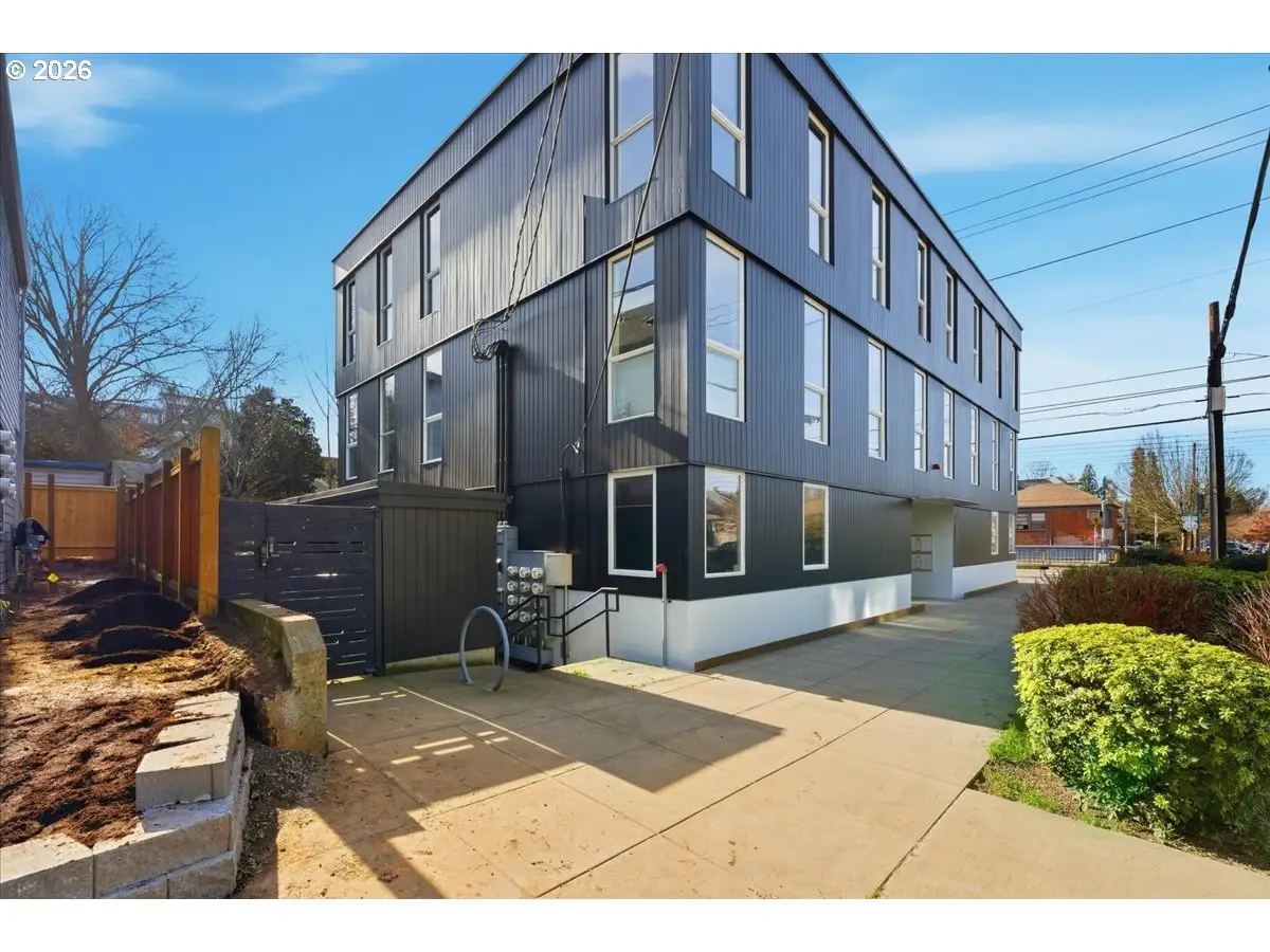 1480 N Jarrett St #204, Portland, OR 97217 - Image #1