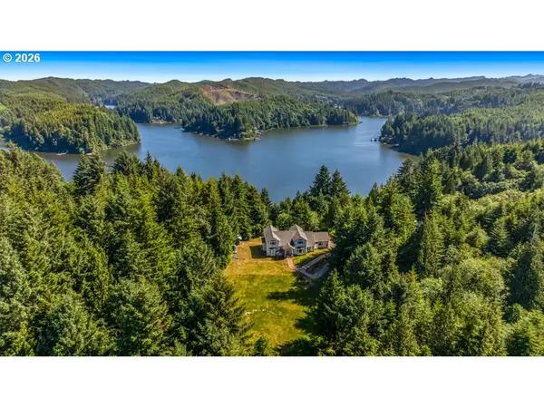 95529 Nord Loch Ln, Lakeside, OR 97449