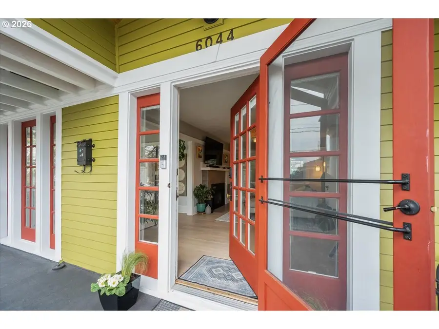6044 SE Stark St, Portland, OR 97215 - #3