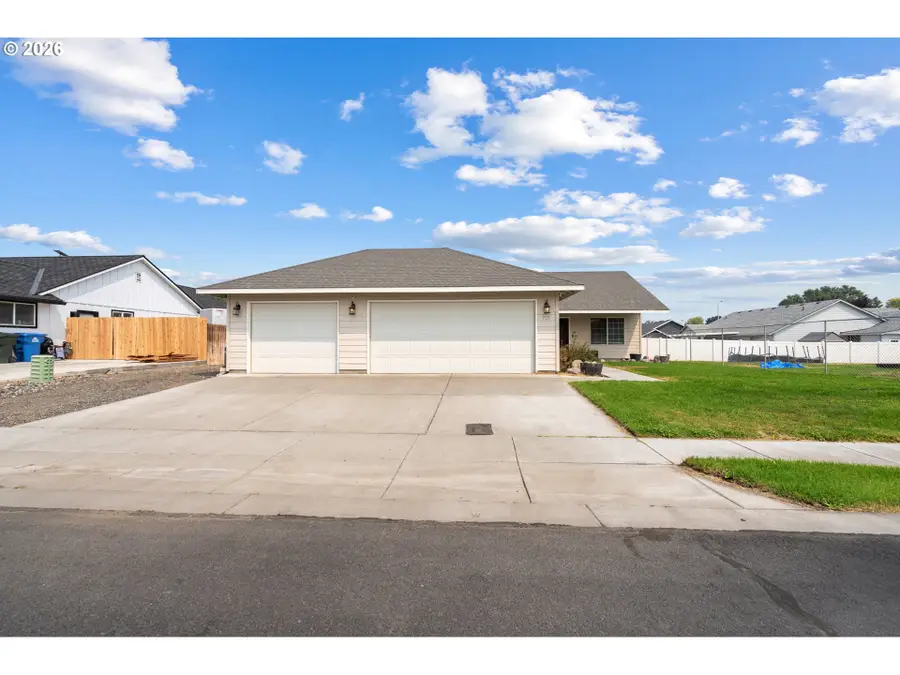 728 W Pheasant Ave, Hermiston, OR 97838 - #2
