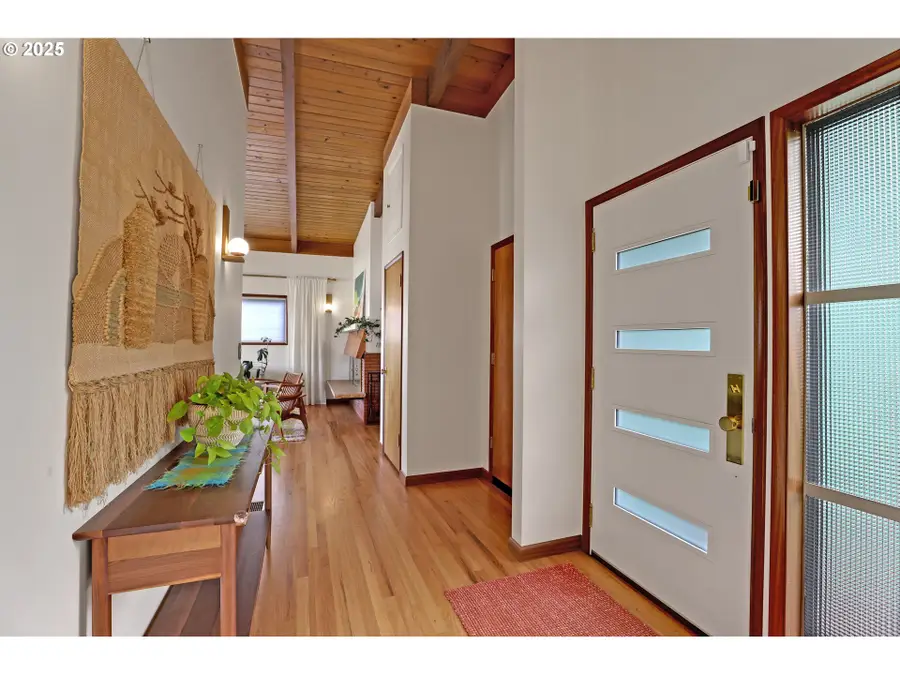 13621 NE Fremont Ct, Portland, OR 97230 - Image #3