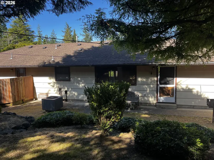 1650 N 17th St, Coos Bay, OR 97420 - #2