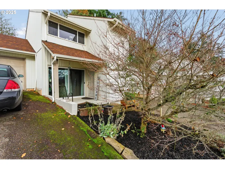 1450 SW Bridlewood Dr #8, Dallas, OR 97338 - Image #2