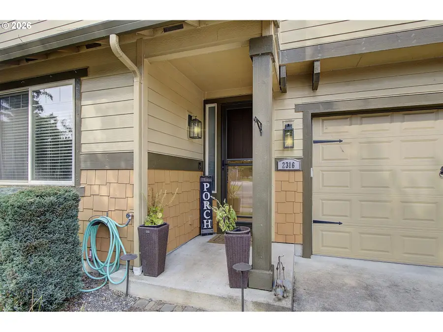 2316 NW 4th Ave, Battle Ground, WA 98604 - #2