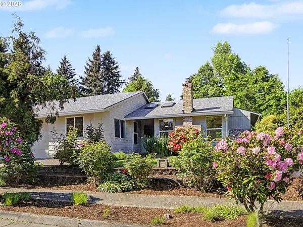 15893 NE Holladay St, Portland, OR 97230