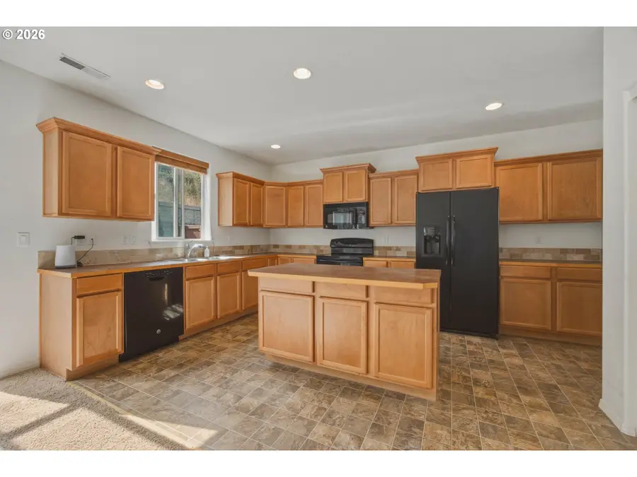 2526 Denton St, The Dalles, OR 97058 - #2