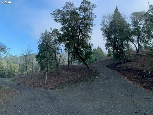 1 NE Pearce Rd #1, Roseburg, OR 97470 - #2