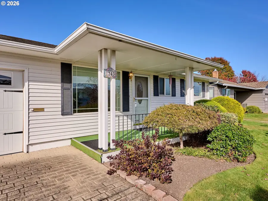1243 Princeton Rd, Woodburn, OR 97071 - #2
