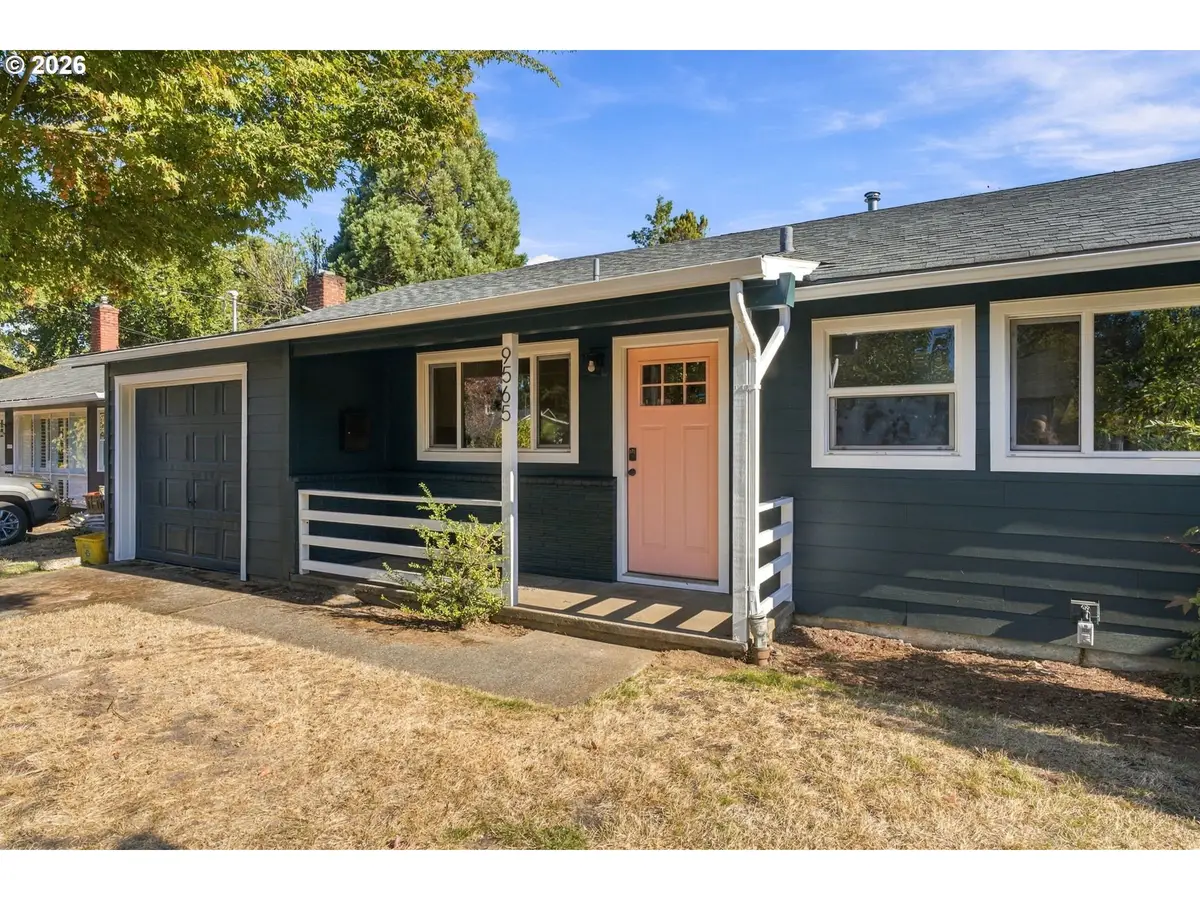 9565 N Ivanhoe St, Portland, OR 97203 - #1