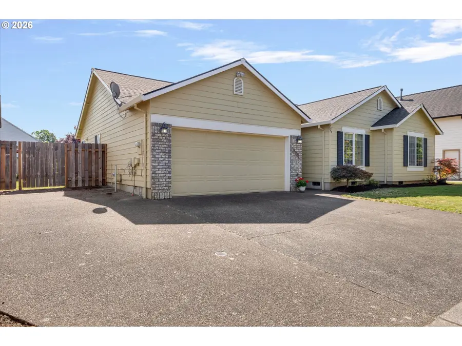 1172 S Sycamore St, Canby, OR 97013 - #2
