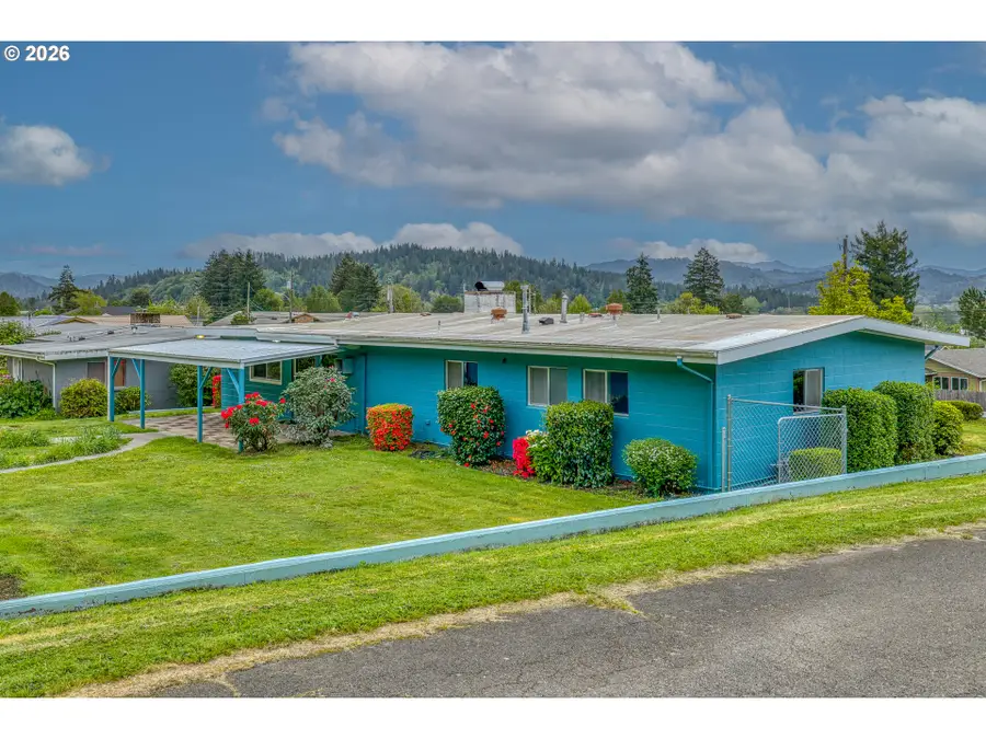 1615 19th St, Myrtle Point, OR 97458 - #3