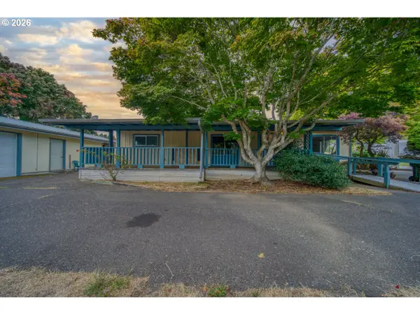 615 Tiara St, Lakeside, OR 97449