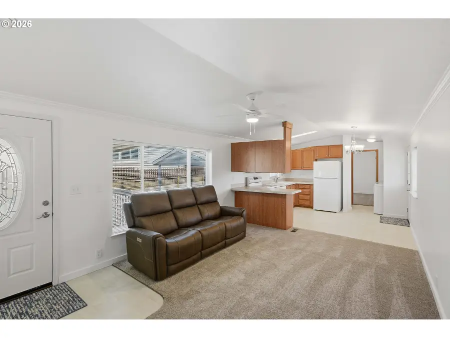 1240 Embarcadero Cir, Coos Bay, OR 97420 - #2