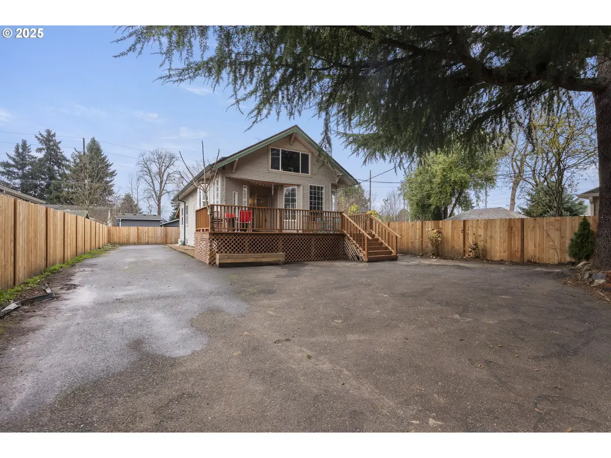 8767 N Peninsular Ave, Portland, OR 97217 - Image #1