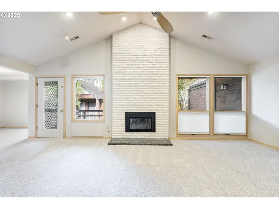 14843 NE Sacramento St #118, Portland, OR 97230 - Image #3