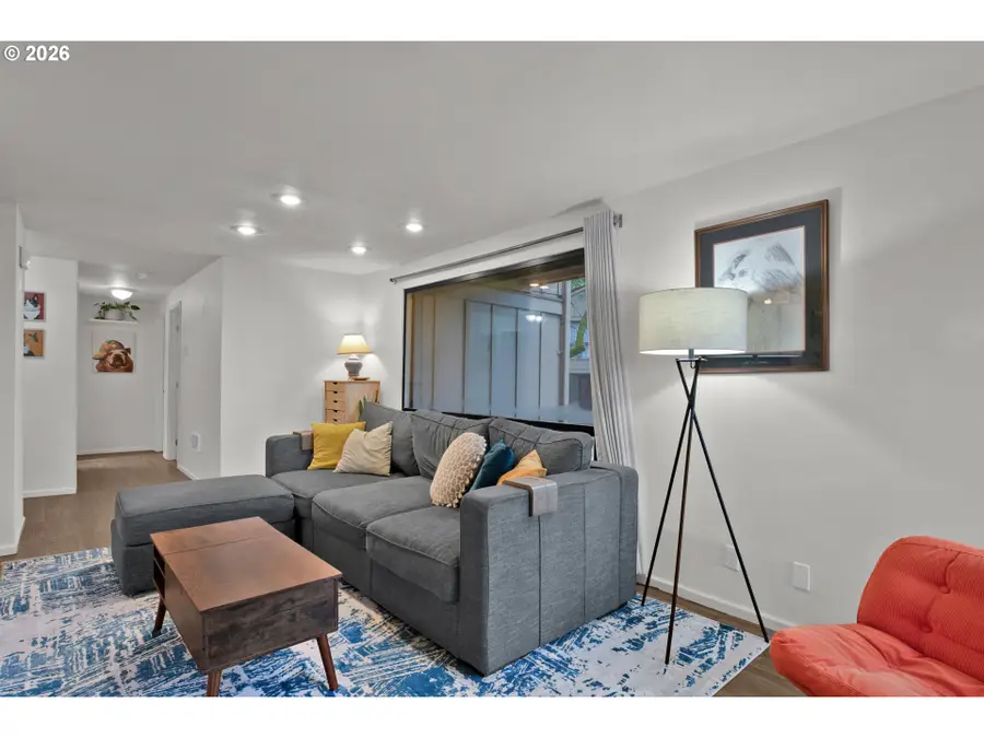 126 Treehill Loop, Eugene, OR 97405 - #3