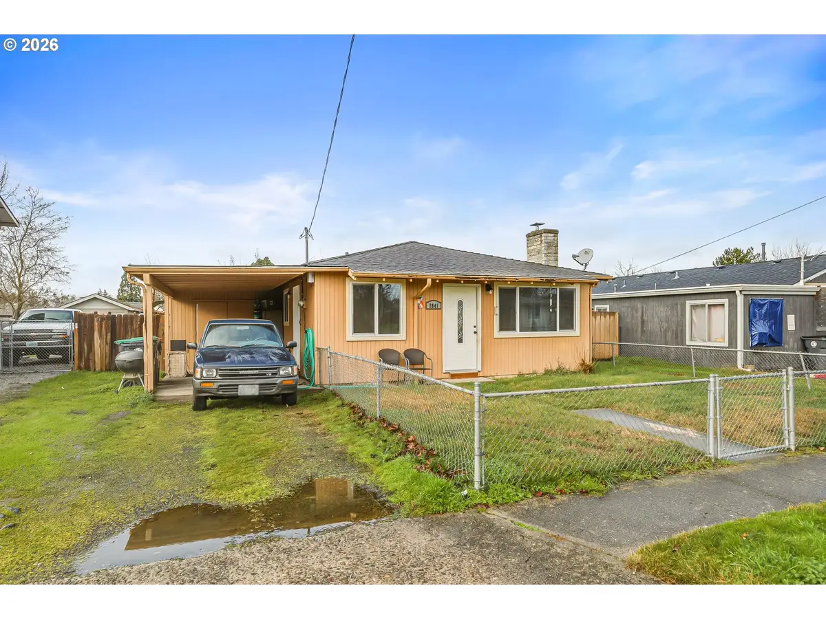 2841 Howard Ave, Medford, OR 97501 - Image #1