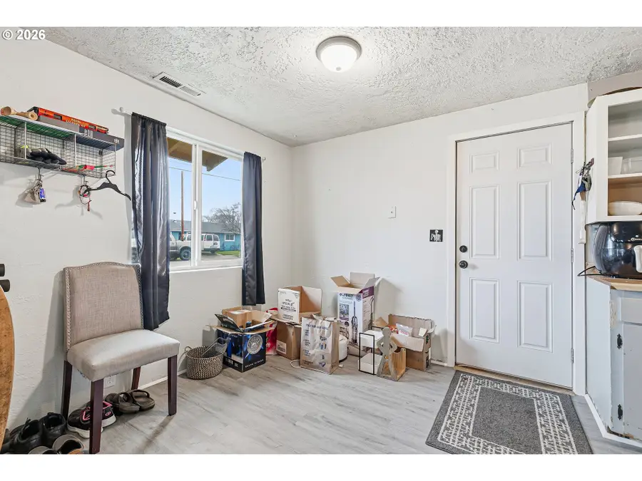 2841 Howard Ave, Medford, OR 97501 - Image #2