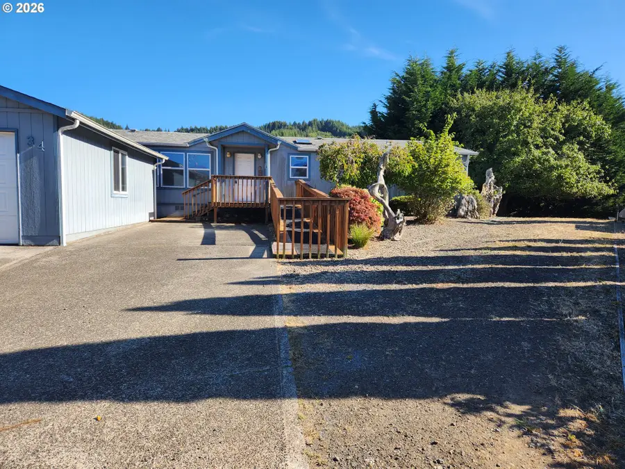 100 River Bend Rd #34, Reedsport, OR 97467 - #3