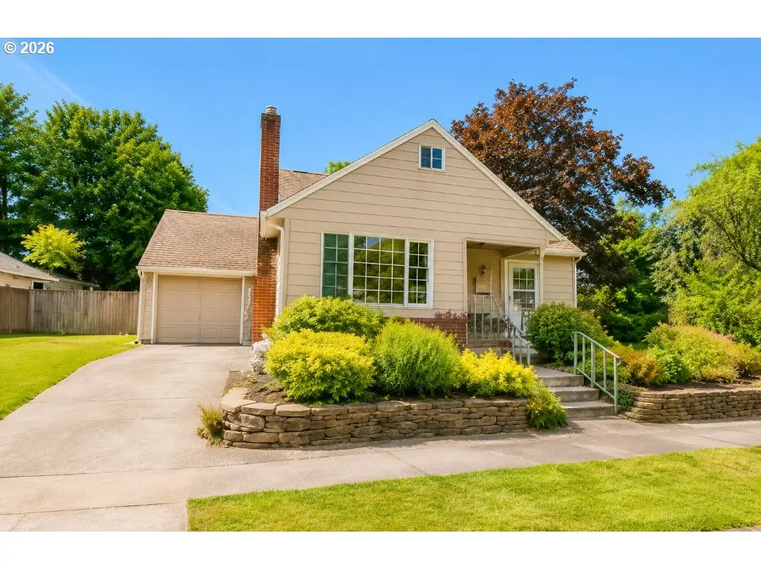 255 W Fairfield St, Gladstone, OR 97027 - #1