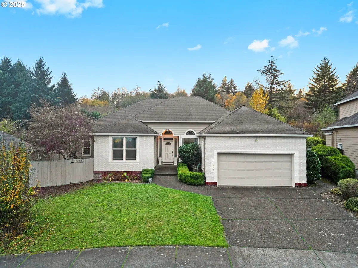 16442 SE High Meadow Loop, Portland, OR 97236 - Image #1