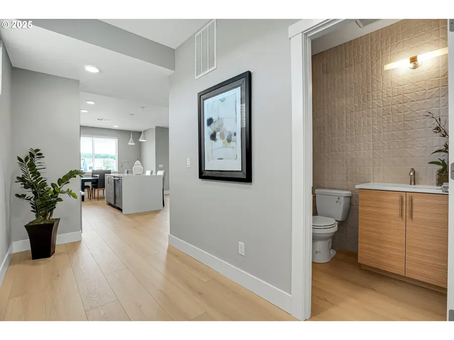 16473 NW Liberty St, Portland, OR 97229 - Image #2