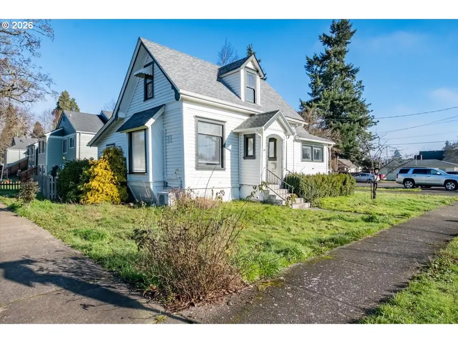 109 E Isabella St, Lebanon, OR 97355 - #3