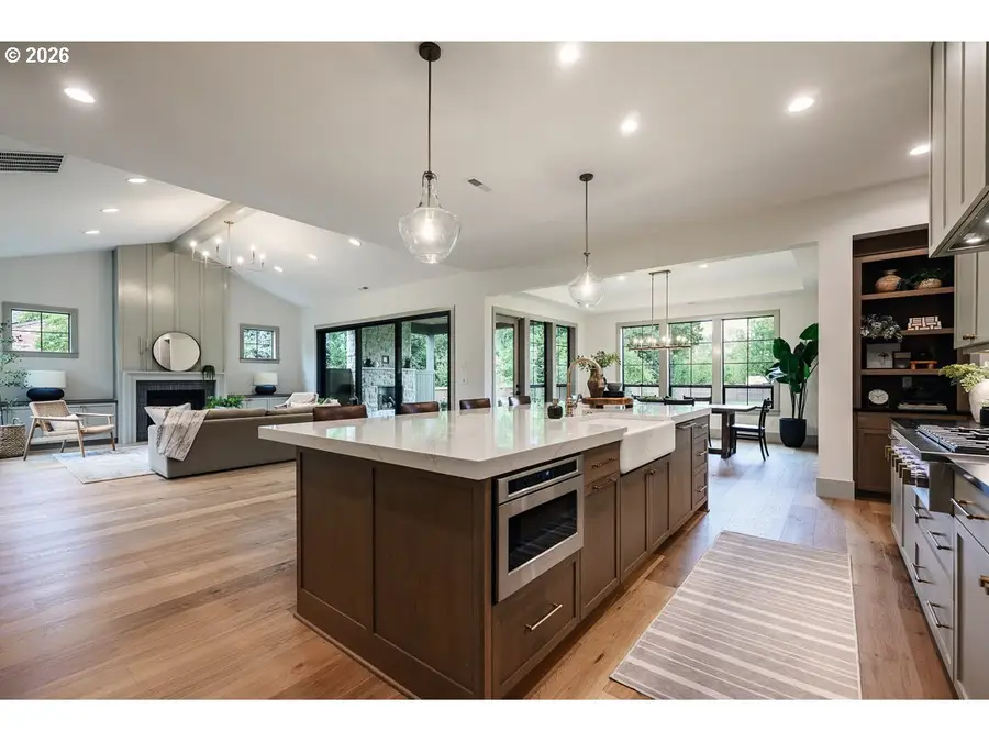 2424 Glenmorrie Dr, Lake Oswego, OR 97034 - #3