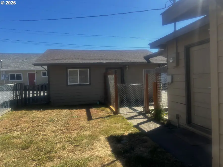 94224 3rd St, Gold Beach, OR 97444 - #3