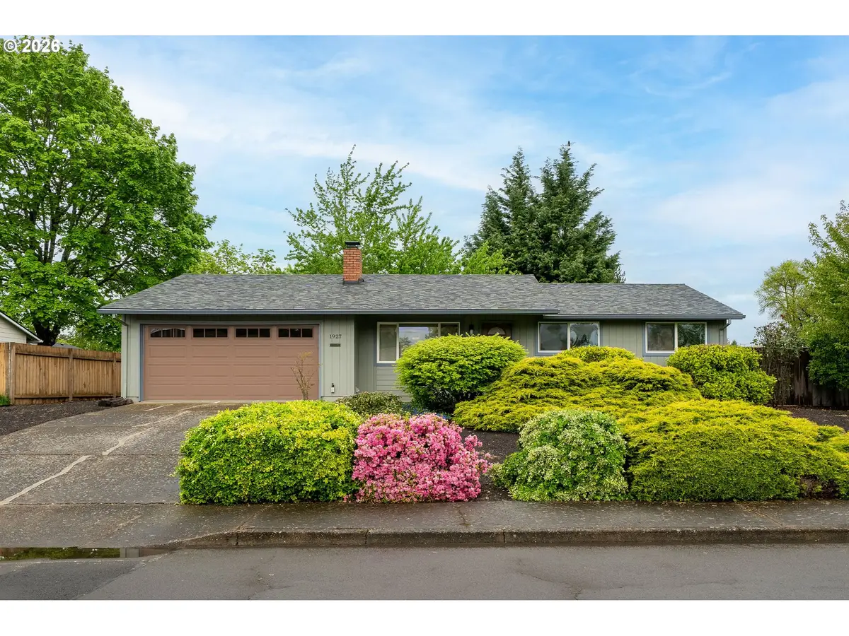 1927 NE Thomas St, Hillsboro, OR 97124 - #1