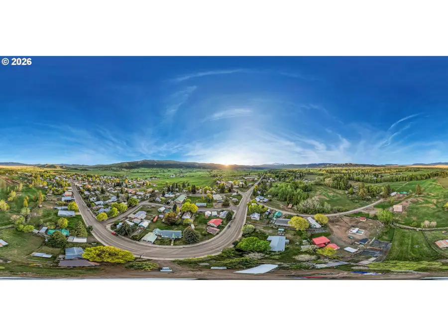 224 N Main St, Halfway, OR 97834 - #3