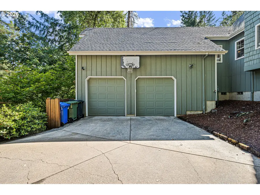 75 Marlboro Ln, Eugene, OR 97405 - #2