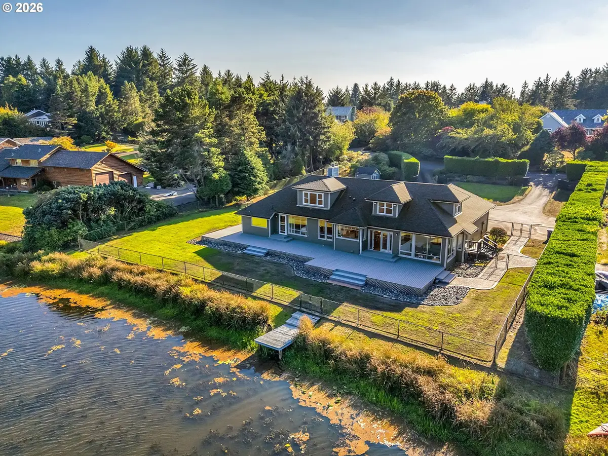 1202 SW Pine Dr, Warrenton, OR 97146 - #1
