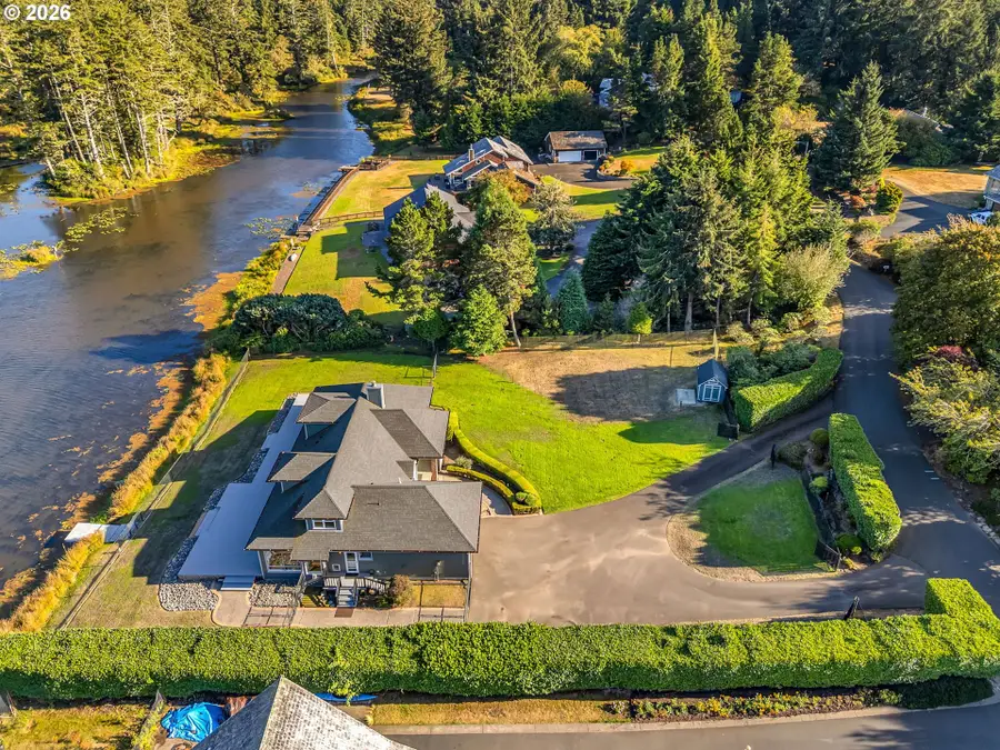 1202 SW Pine Dr, Warrenton, OR 97146 - #2