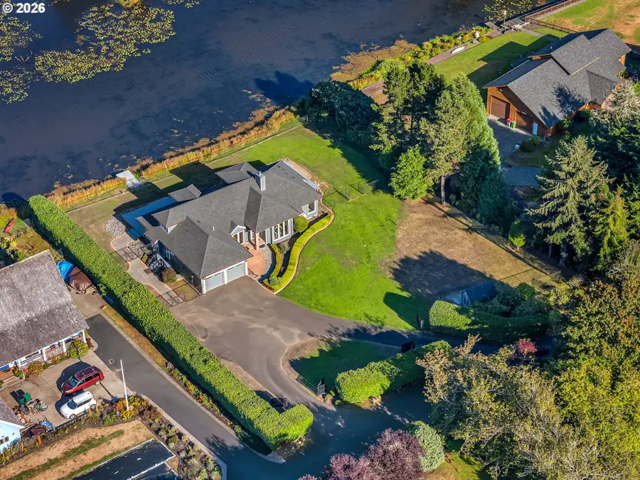 1202 SW Pine Dr, Warrenton, OR 97146 - #3