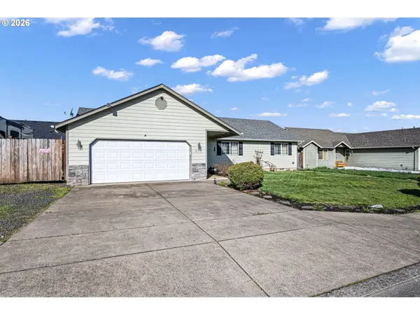 573 Creswood Dr, Creswell, OR 97426