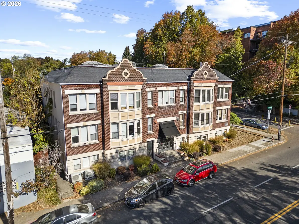 1529 SE Hawthorne Blvd, Portland, OR 97214 - #1