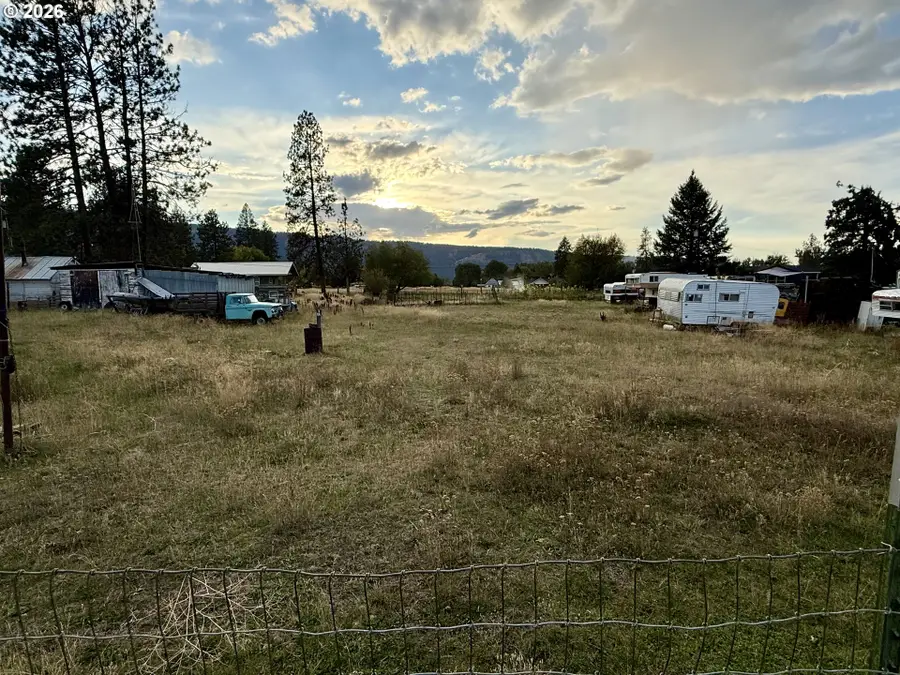 603 Tamarack St, Wallowa, OR 97885 - #3