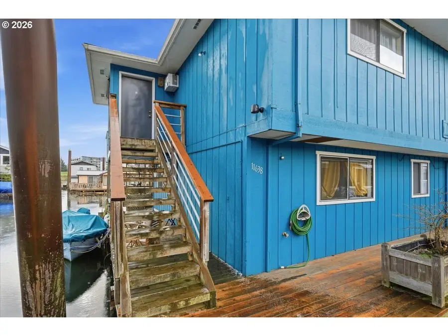 11638 N Island Cove Ln, Portland, OR 97217 - #3